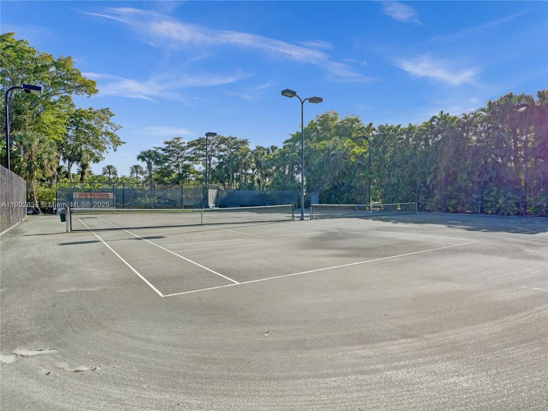 Exterior, Tennis Courts