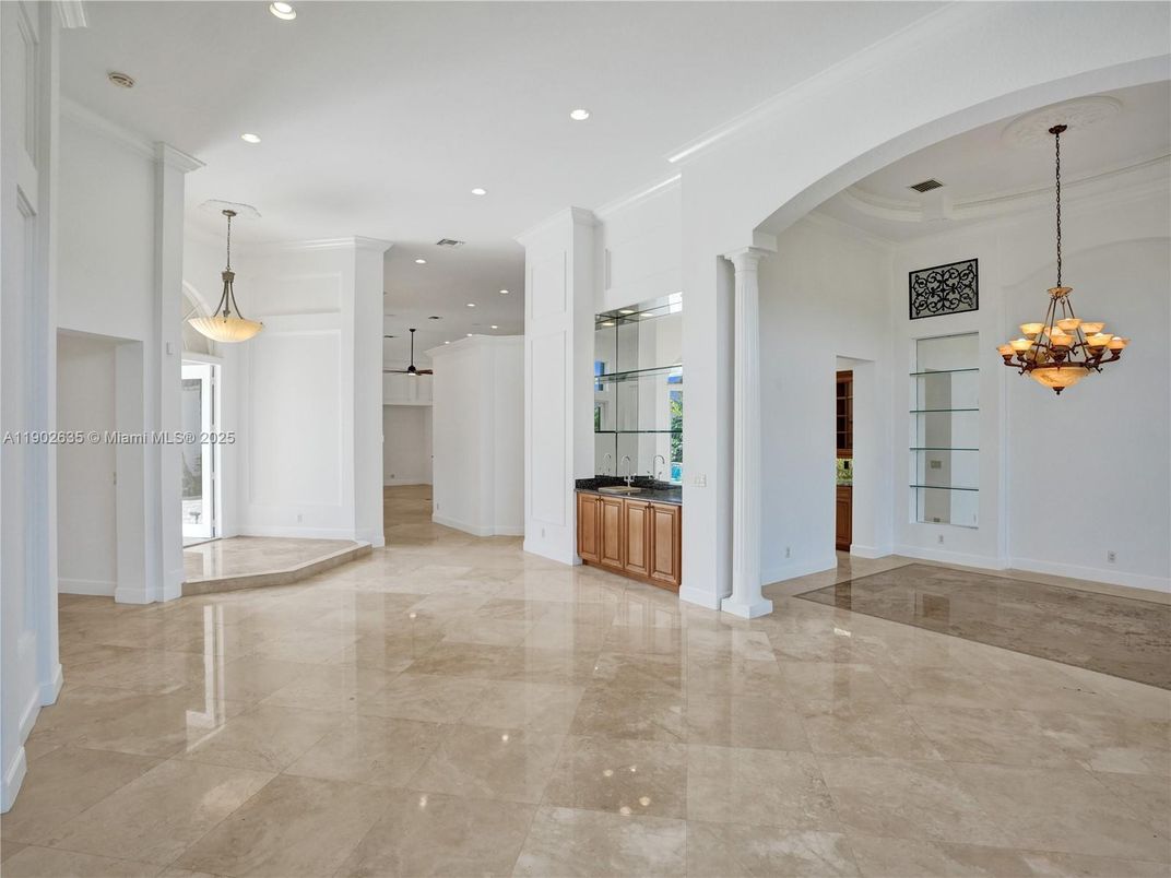 Empty room, Interior, Pendant Lights, Recessed Lighting