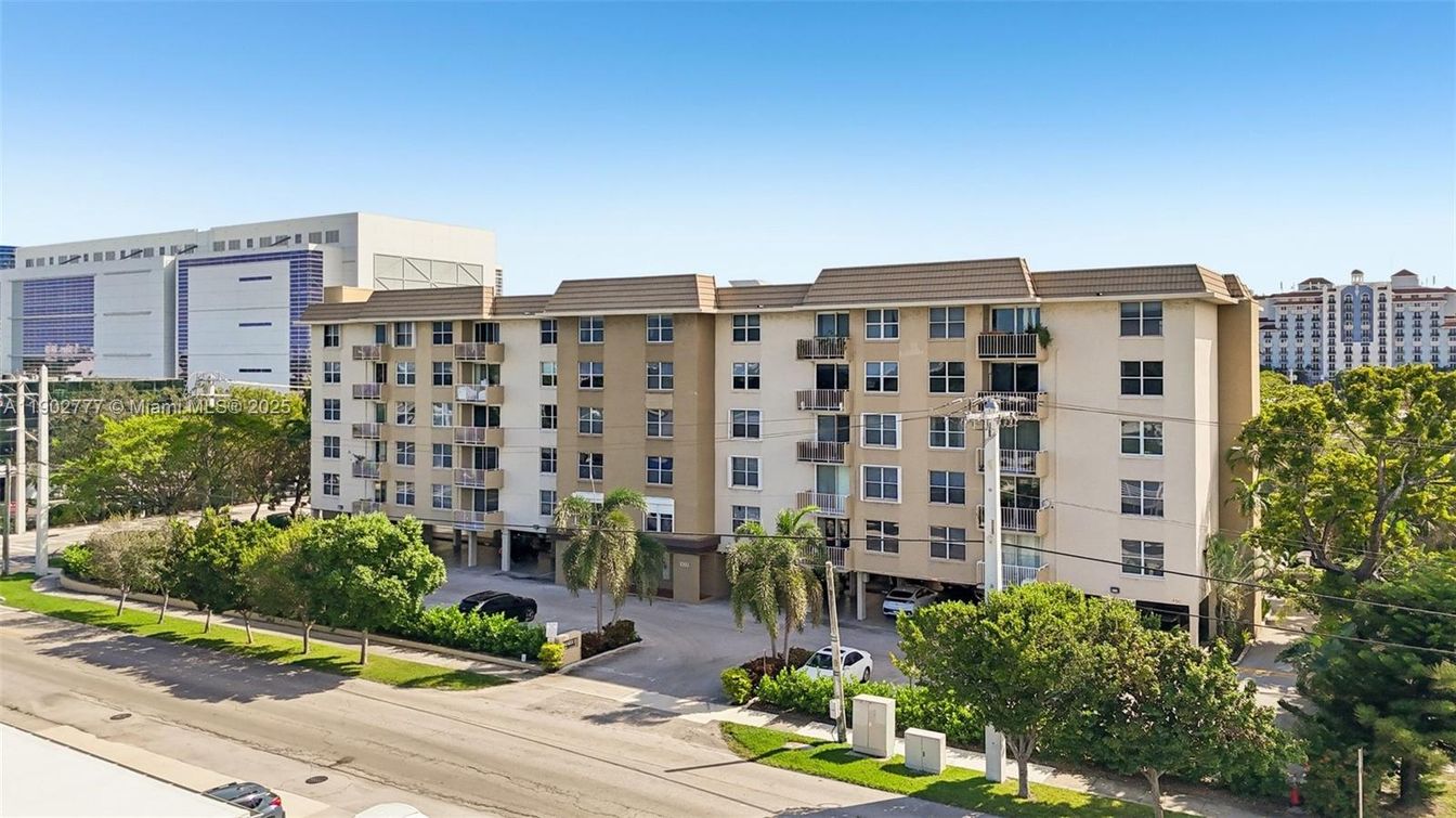 Exterior, Facade, Condo Building