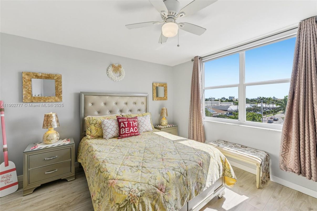 Bedroom, Interior, Water, Wood Texture Flooring