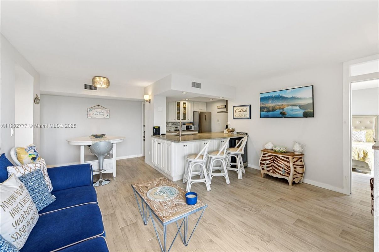 Interior, Kitchen, Living room, Recessed Lighting, Wood Texture Flooring