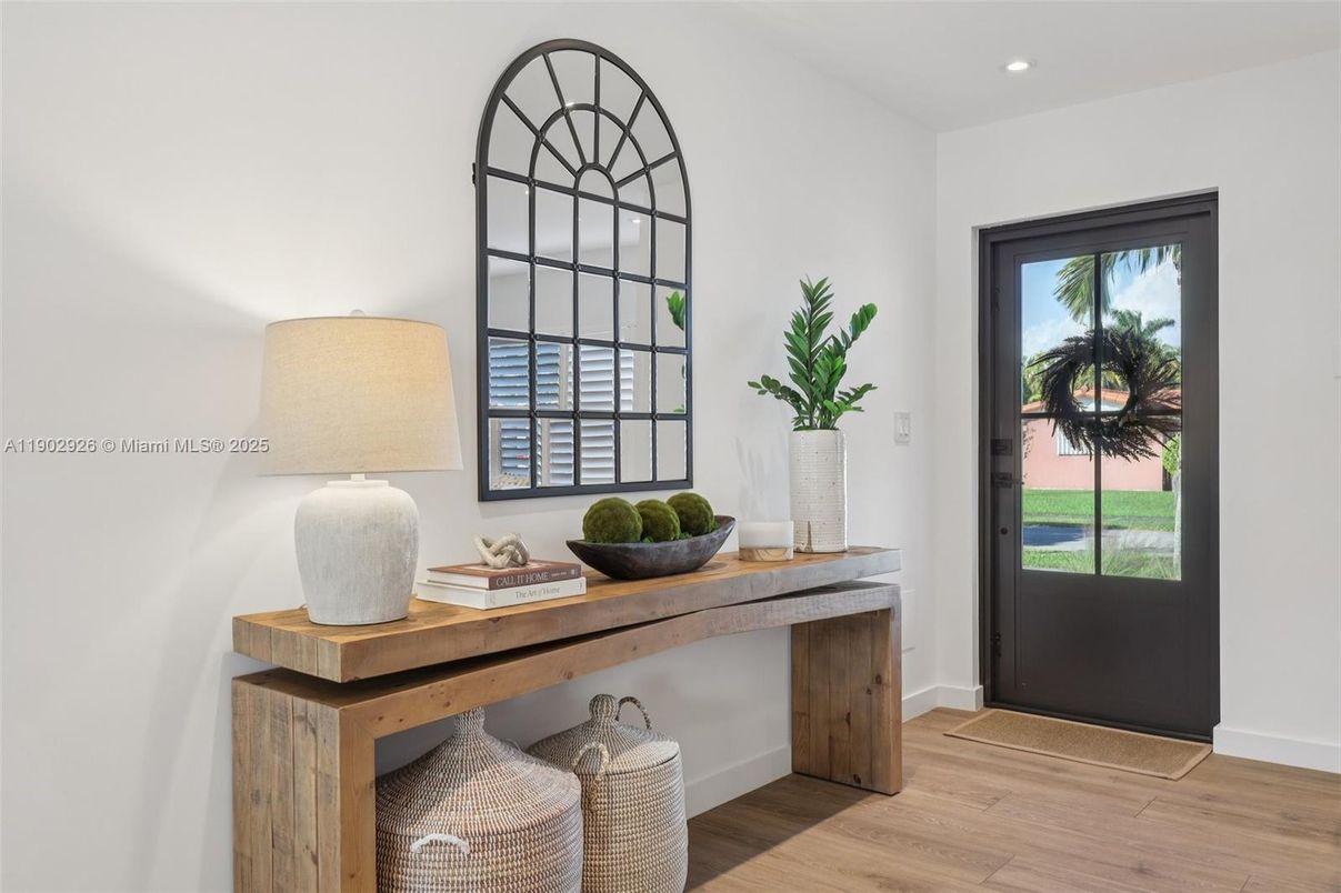 Interior, Recessed Lighting, Wood Texture Flooring