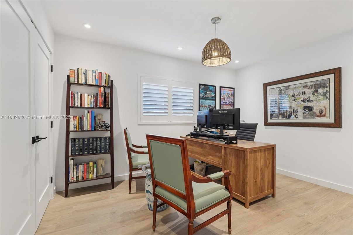 Home Office, Interior, Pendant Lights, Recessed Lighting, Wood Texture Flooring
