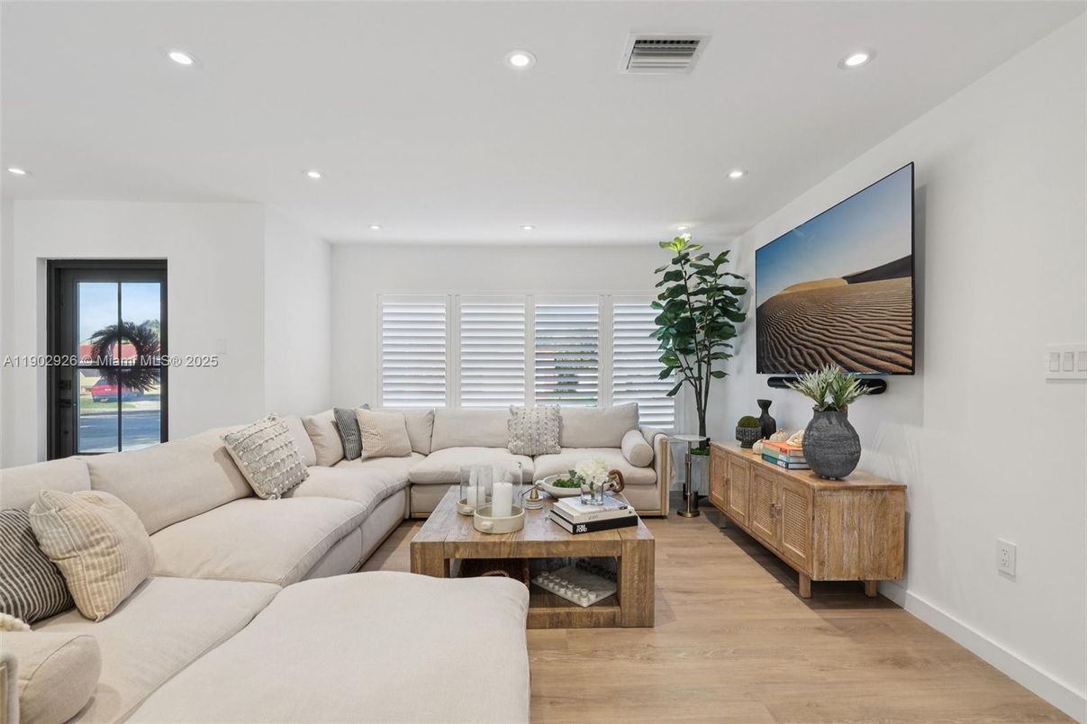 Interior, Living room, Recessed Lighting, Wood Texture Flooring