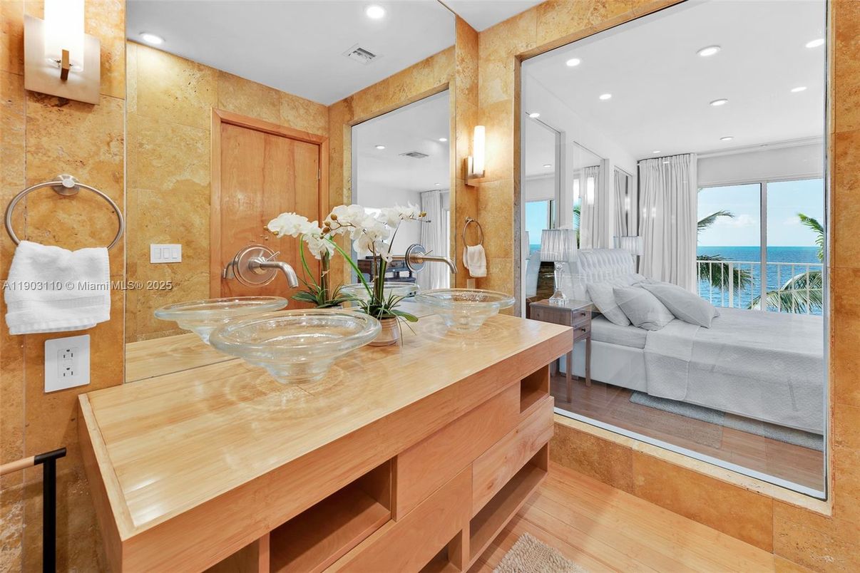 Interior, Living room, Recessed Lighting, Water, Wood Texture Flooring