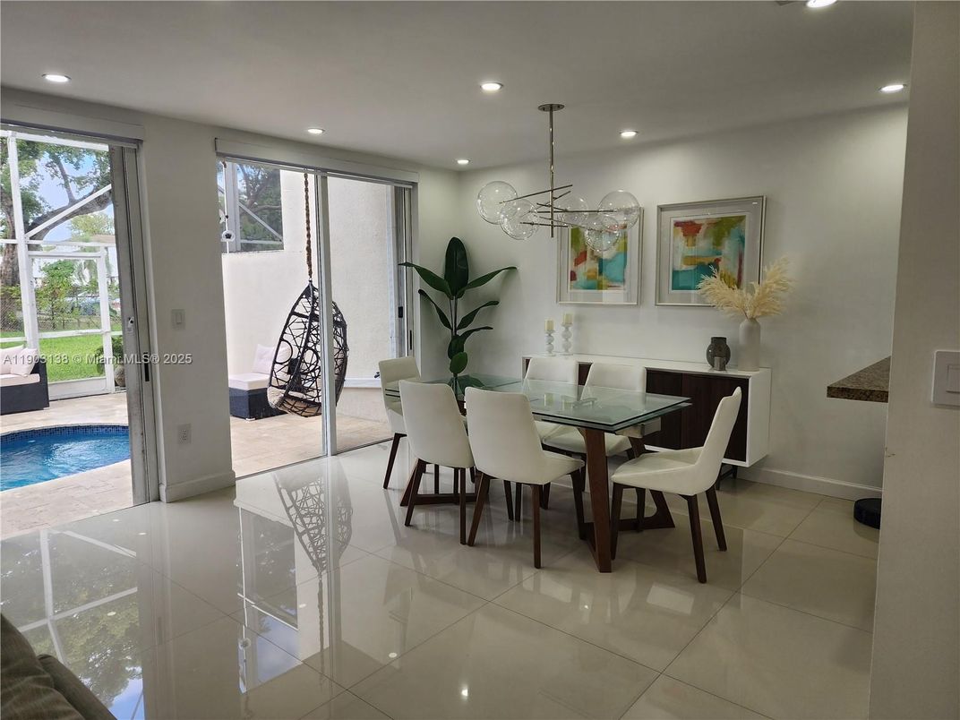 Chandelier, Dining room, Interior, Recessed Lighting