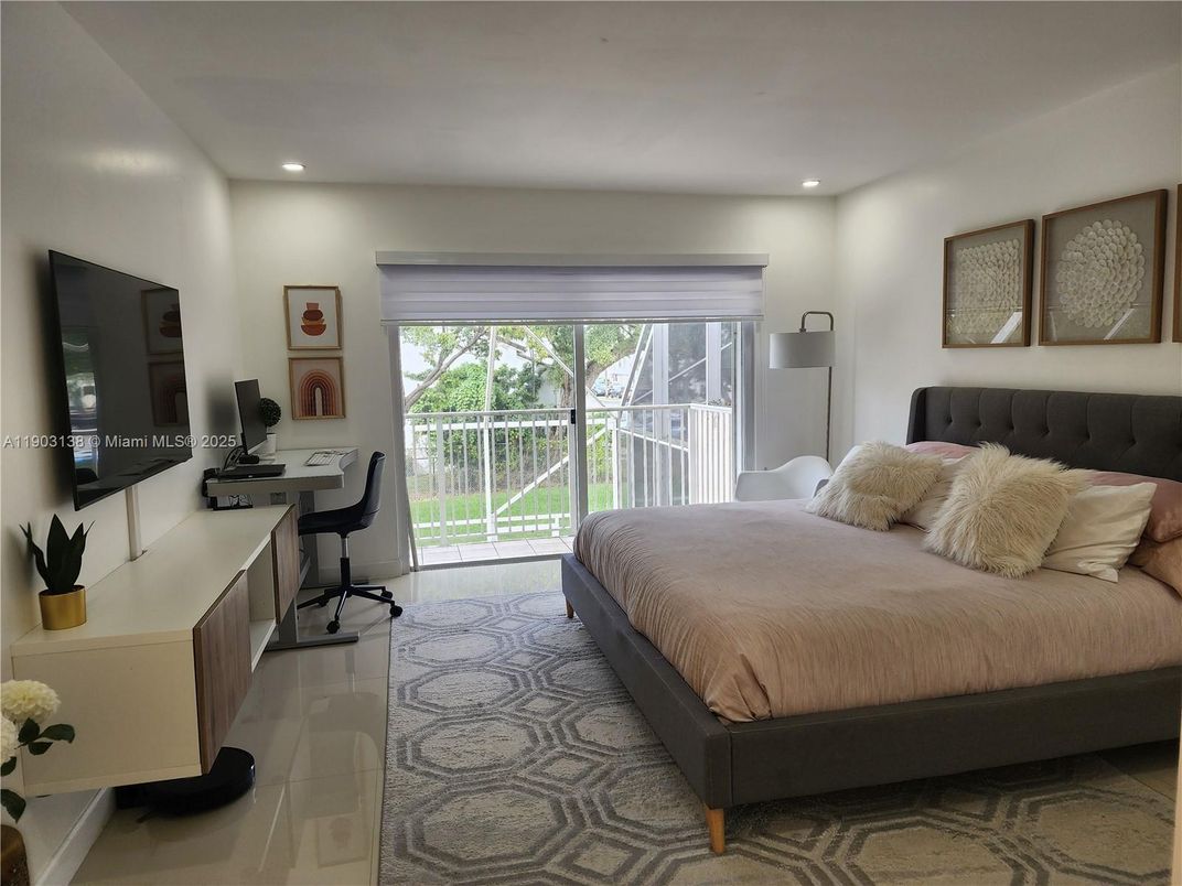 Bedroom, Home Office, Interior, Recessed Lighting