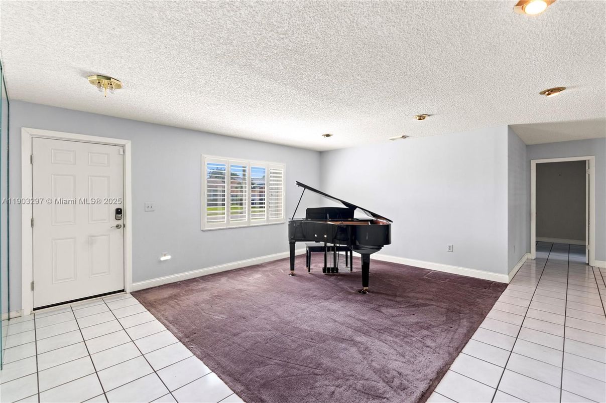 Interior, Piano, Recessed Lighting