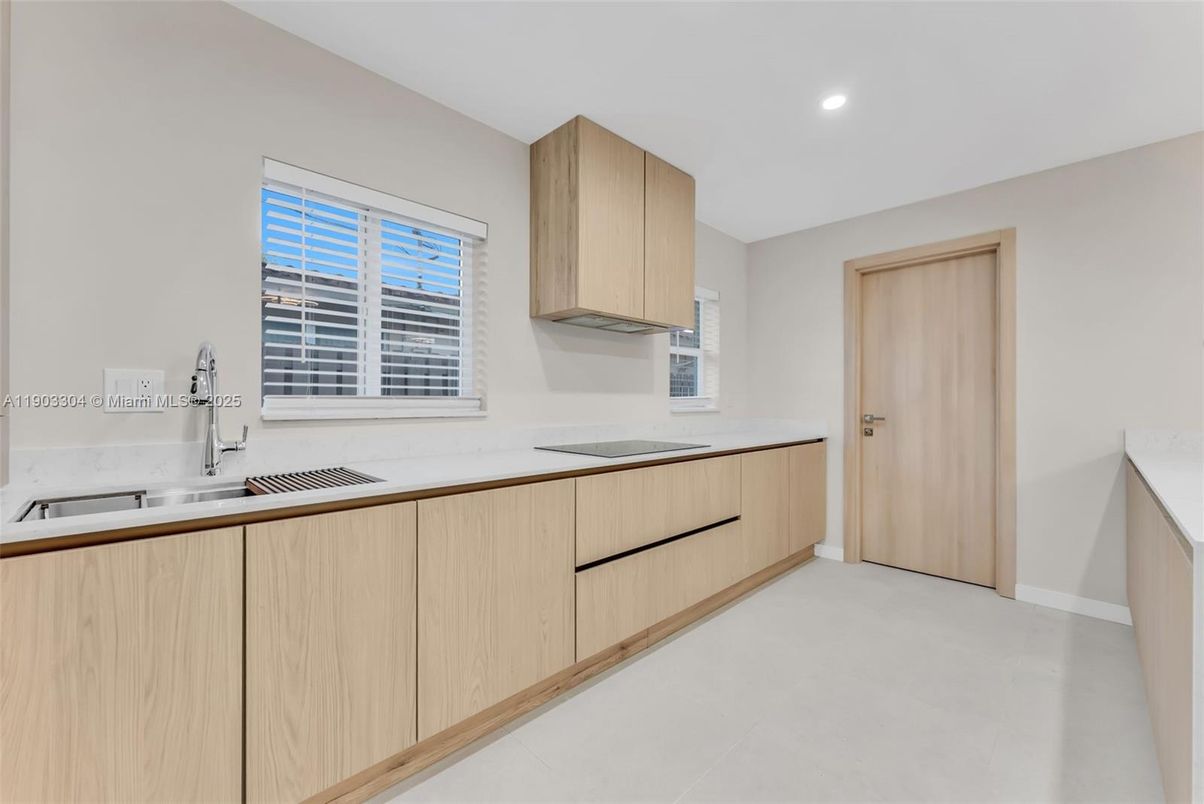 Interior, Kitchen, Recessed Lighting