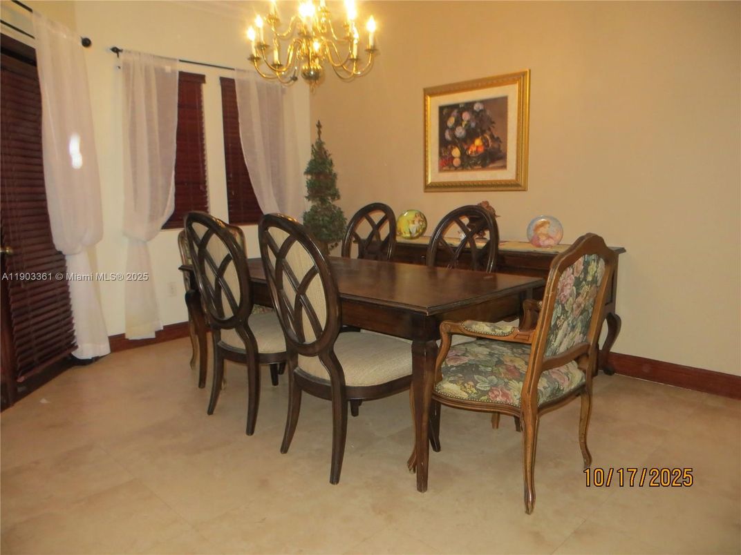 Chandelier, Dining room, Interior