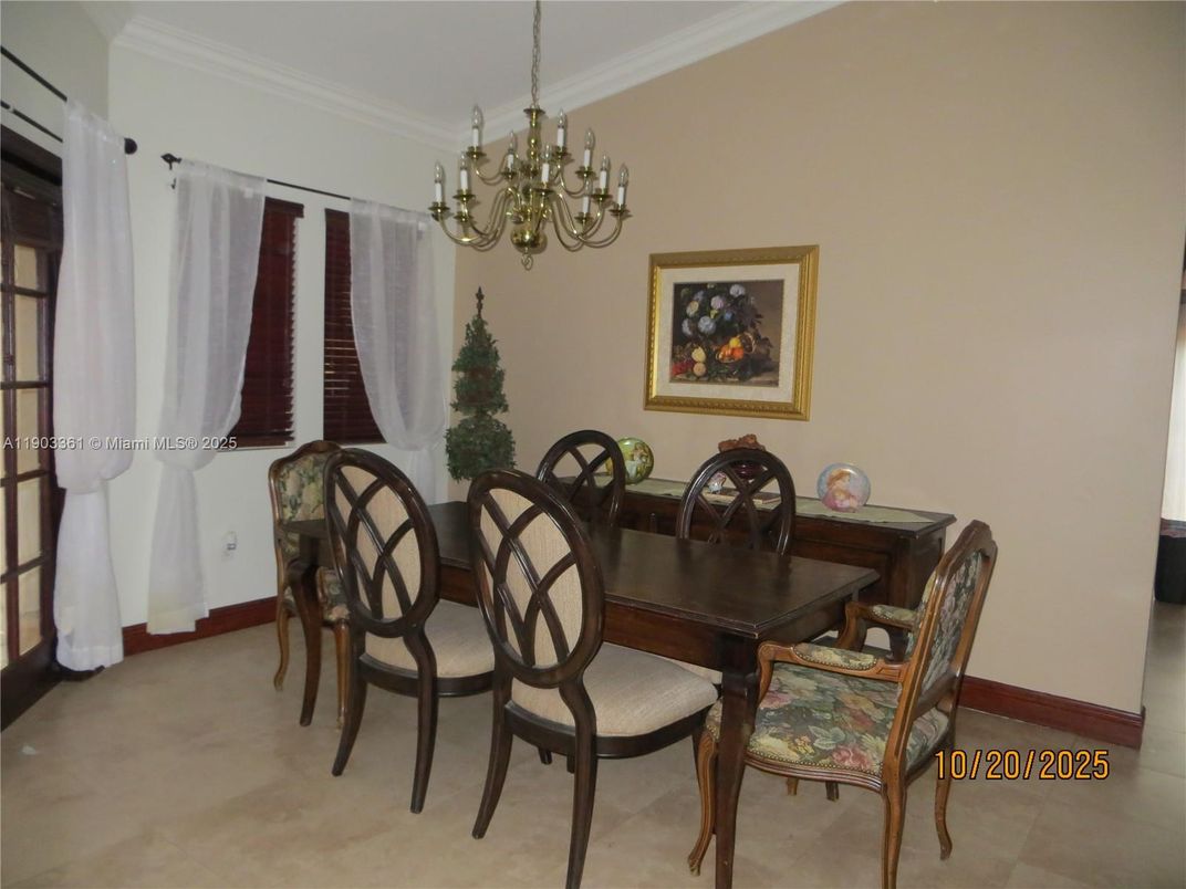 Chandelier, Dining room, Interior