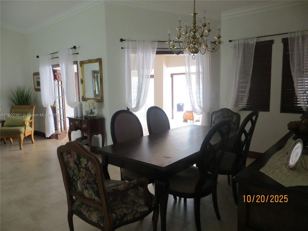 Chandelier, Dining room, Interior