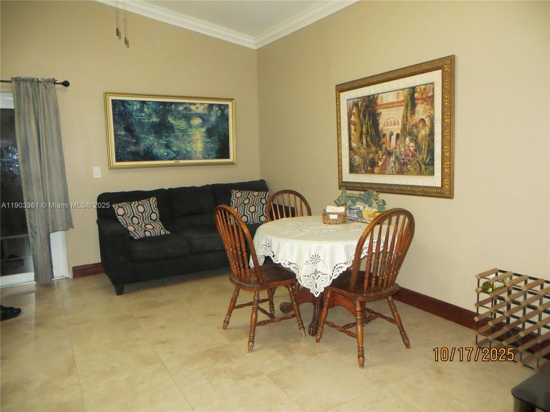 Dining room, Interior