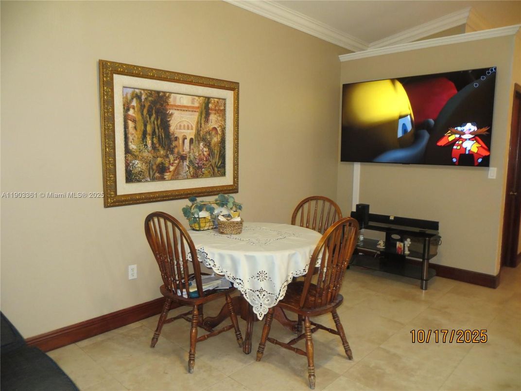 Dining room, Interior