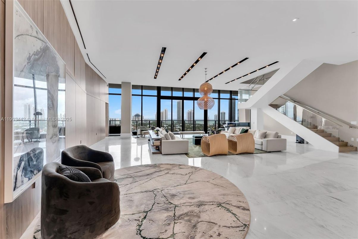 Interior, Living room, Marble, Pendant Lights, Recessed Lighting, Water