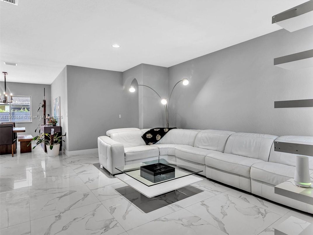 Interior, Living room, Marble, Pendant Lights, Recessed Lighting