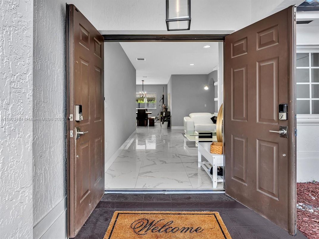 Chandelier, Interior, Marble, Pendant Lights, Recessed Lighting