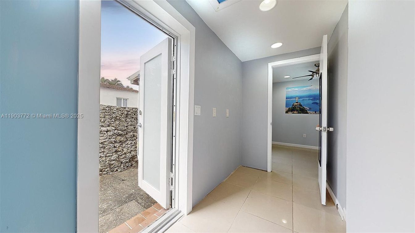 Interior, Recessed Lighting