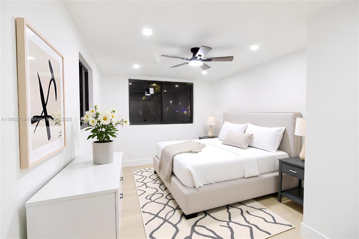 Bedroom, Interior, Recessed Lighting