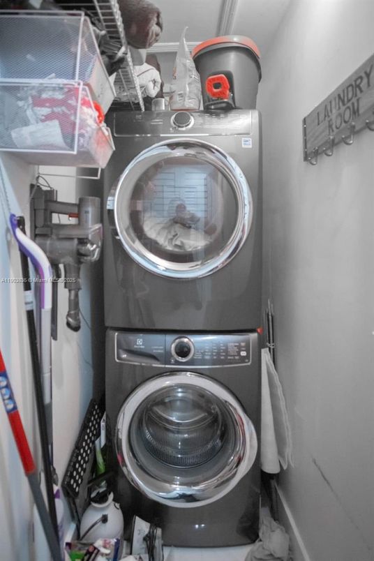 Interior, Utility Closets, Washer