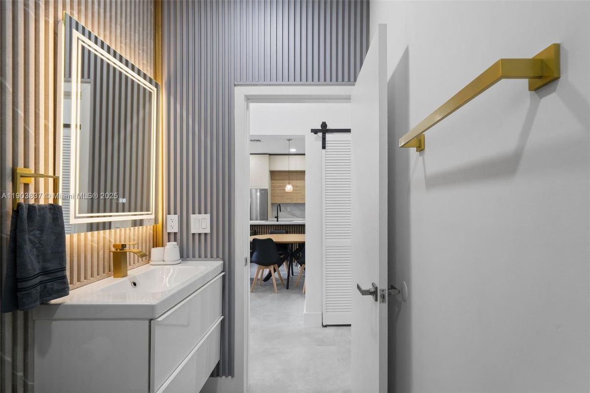 Bathroom, Interior, Pendant Lights