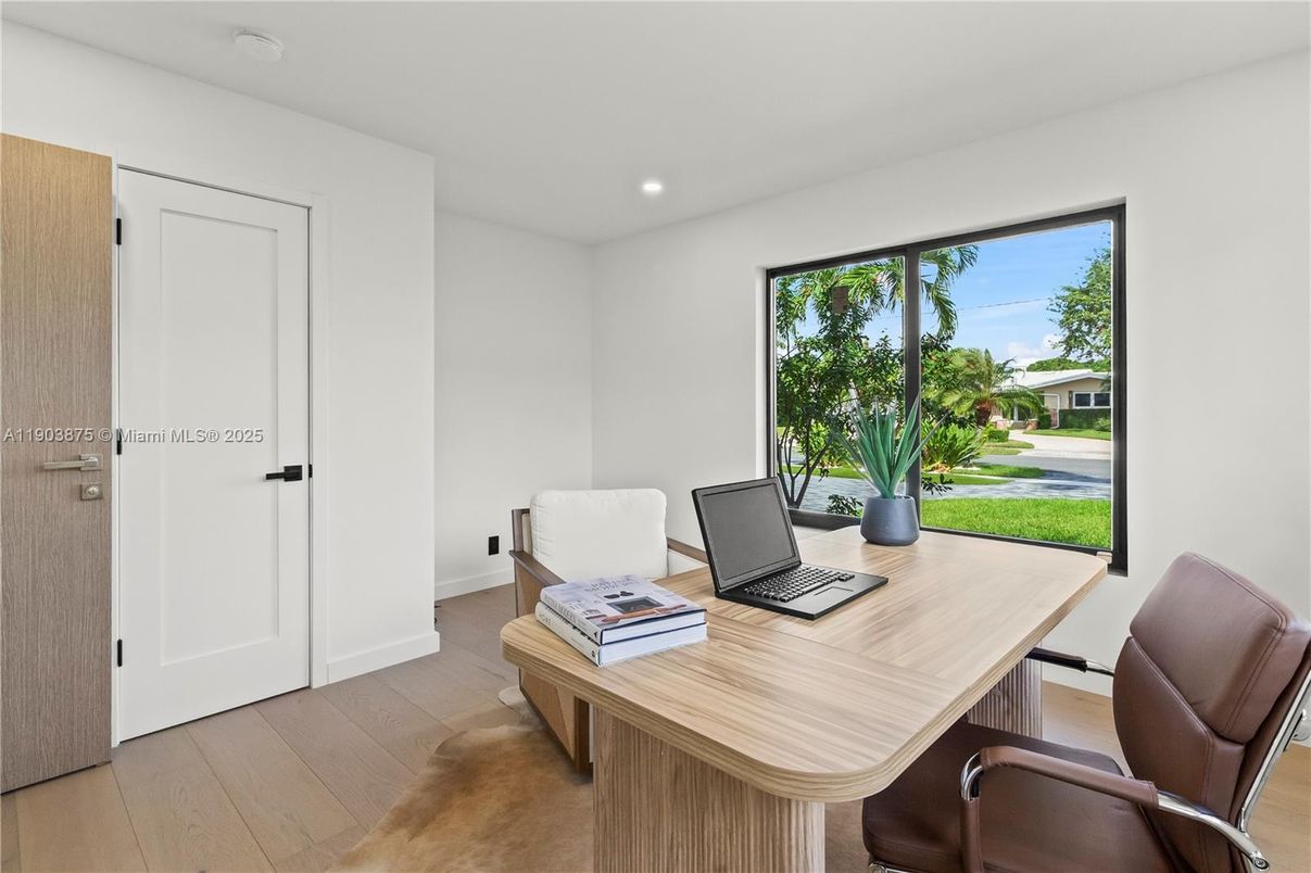 Home Office, Interior, Recessed Lighting, Wood Texture Flooring
