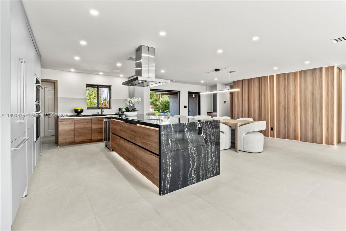 Dining room, Interior, Kitchen, Pendant Lights, Recessed Lighting