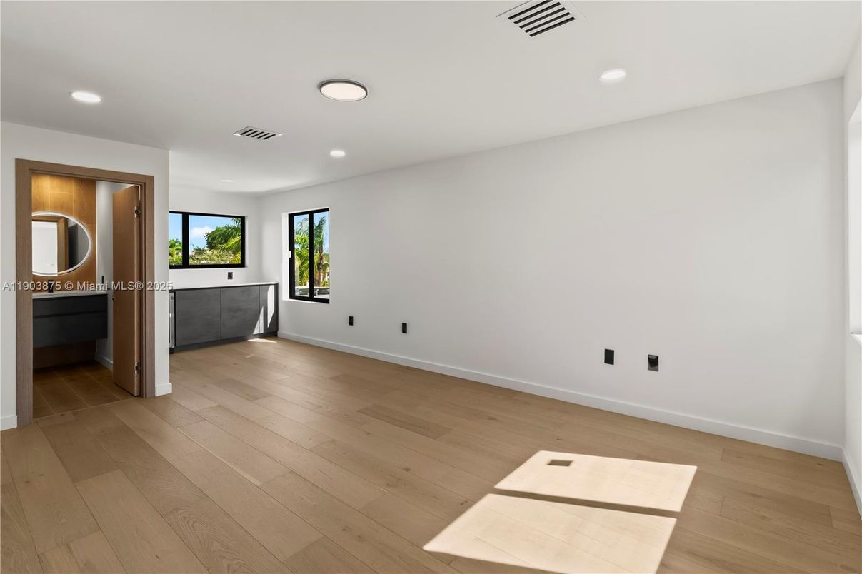 Empty room, Interior, Recessed Lighting, Wood Texture Flooring