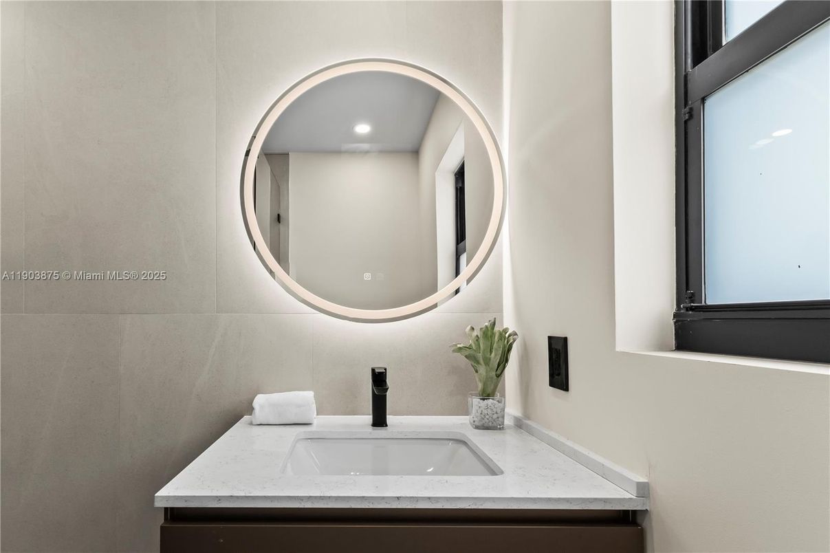 Bathroom, Interior, Recessed Lighting