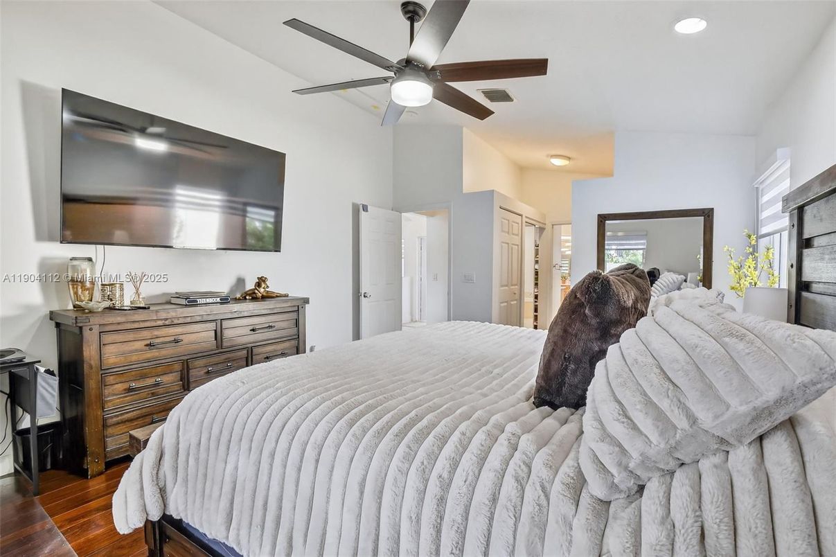 Bedroom, Interior, Recessed Lighting, Wood Texture Flooring