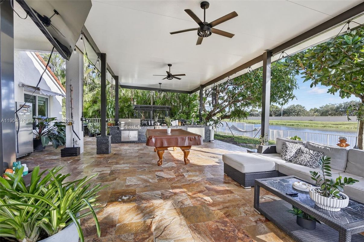 Exterior, Interior, Living room, Sun Room, Water