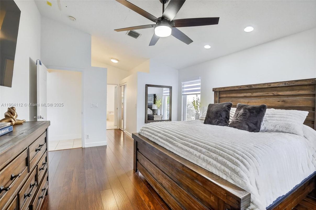Bedroom, Interior, Recessed Lighting, Wood Texture Flooring