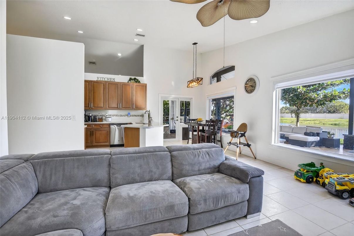 Dining room, Interior, Kitchen, Pendant Lights, Recessed Lighting