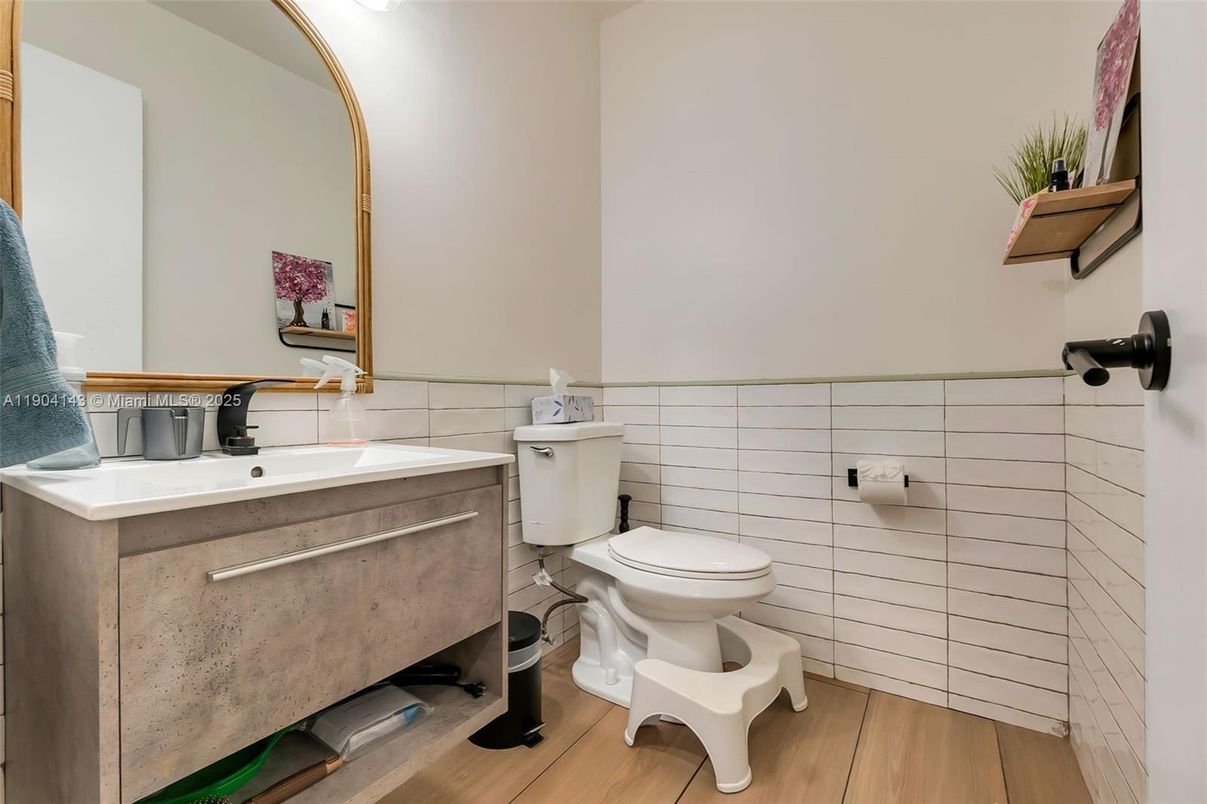 Bathroom, Interior, Wood Texture Flooring