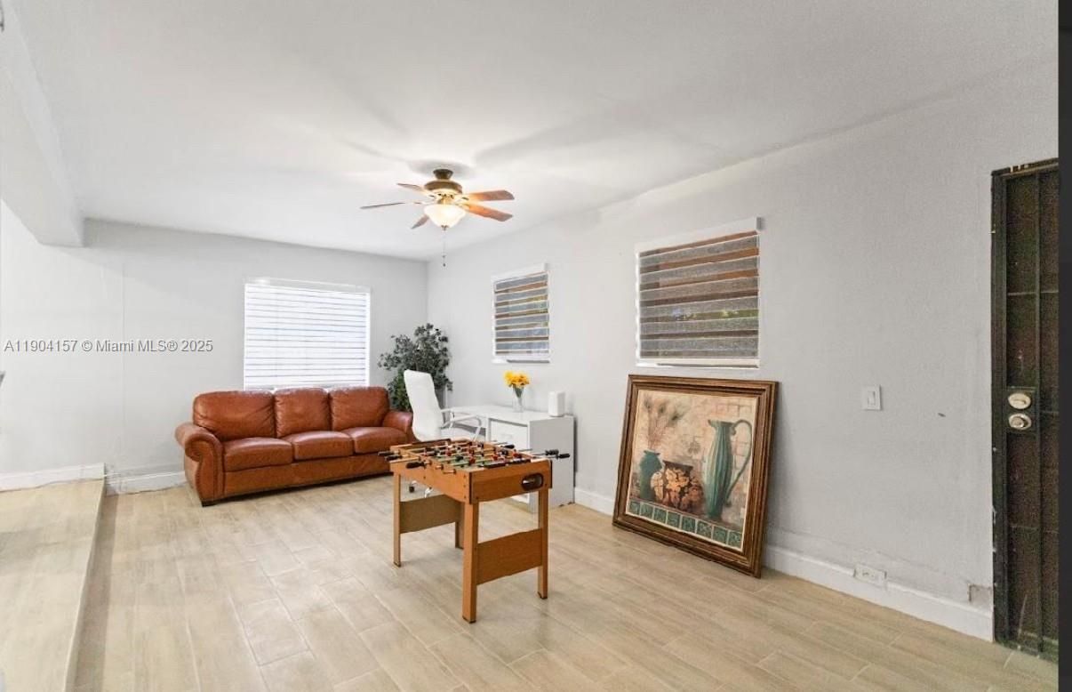 Game Room, Interior, Living room, Wood Texture Flooring