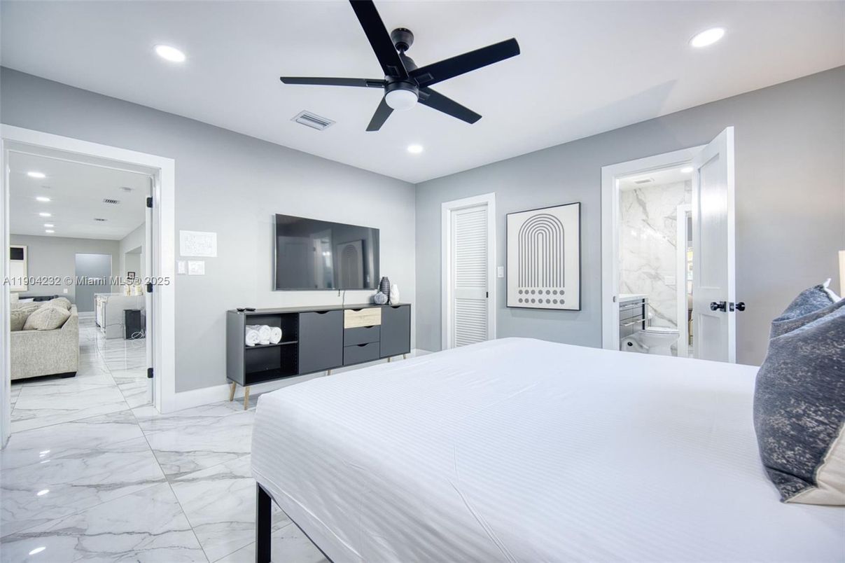 Bedroom, Interior, Marble, Marble Walls, Recessed Lighting