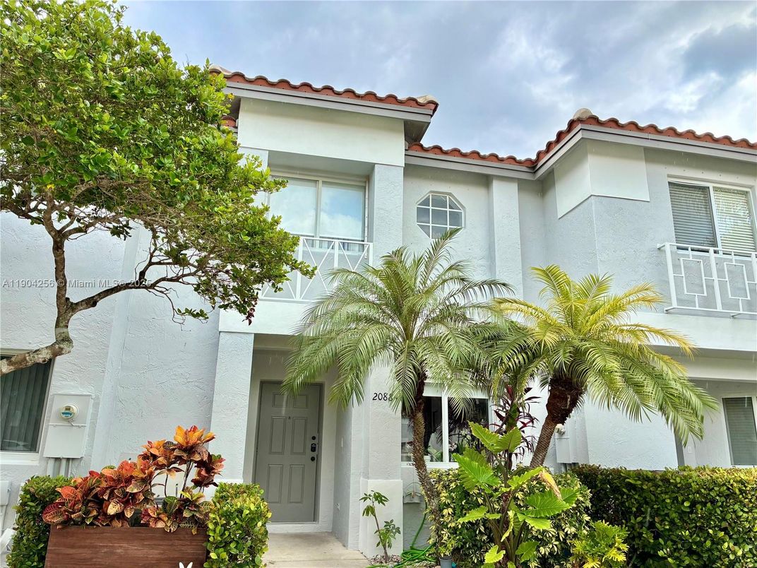 Exterior, Facade, Spanish Mediterranean