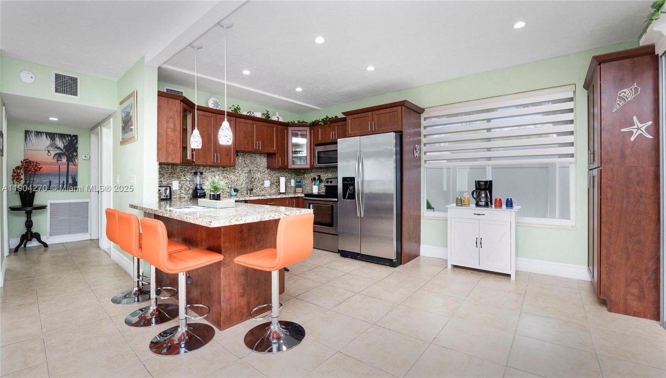 Interior, Kitchen, Pendant Lights, Recessed Lighting, Stainless Steel Appliances