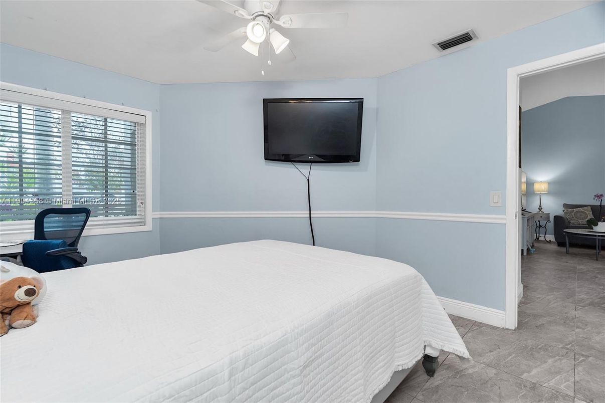 Bedroom, Interior, Water