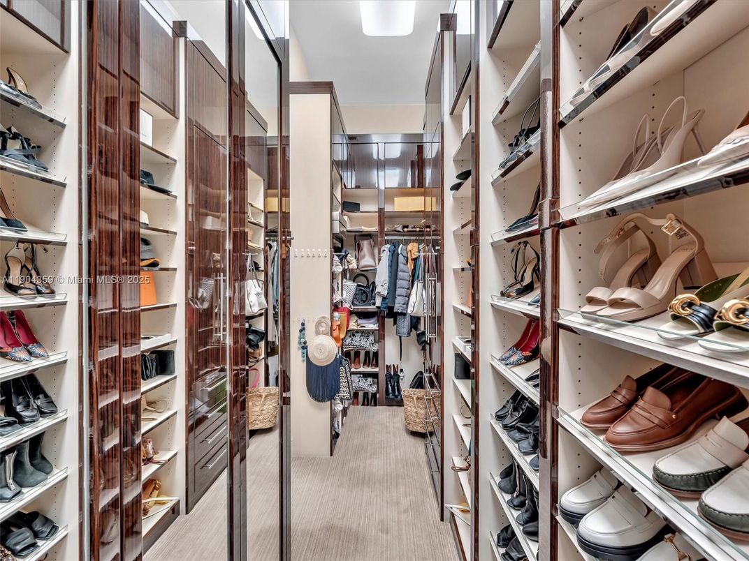 Interior, Walk-in Closets