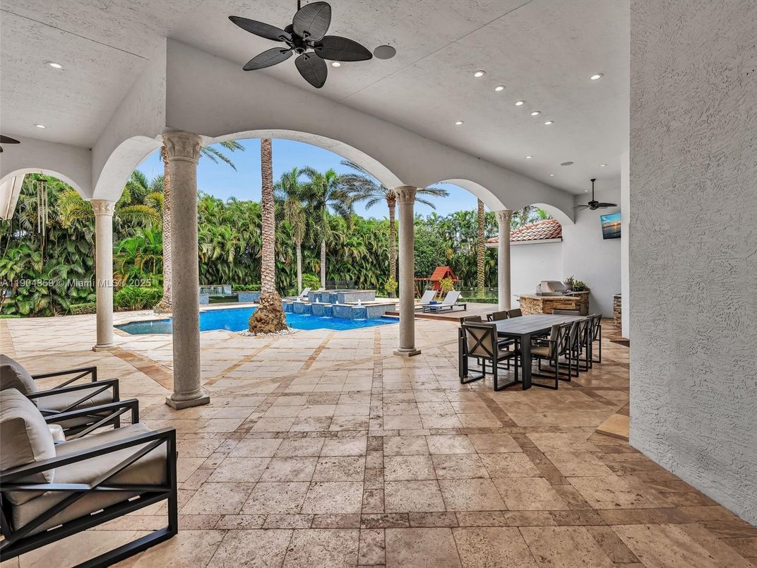 Exterior, Pool, Recessed Lighting