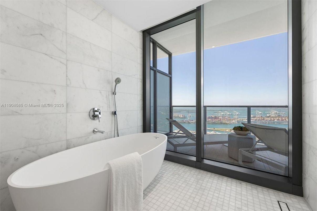 Bathroom, Free Standing Baths, Interior, Marble Walls, Water