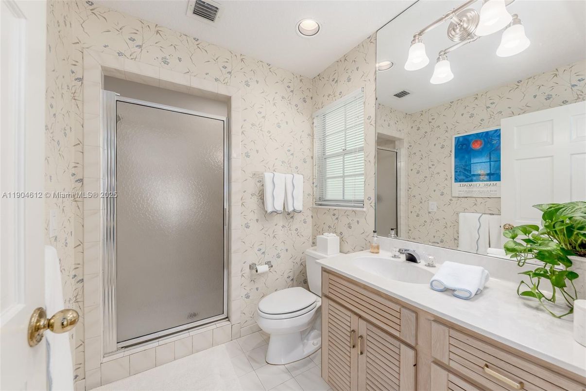 Bathroom, Interior, Recessed Lighting