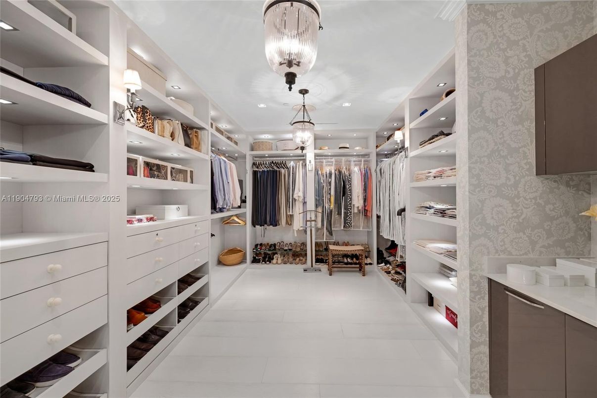 Interior, Recessed Lighting, Walk-in Closets