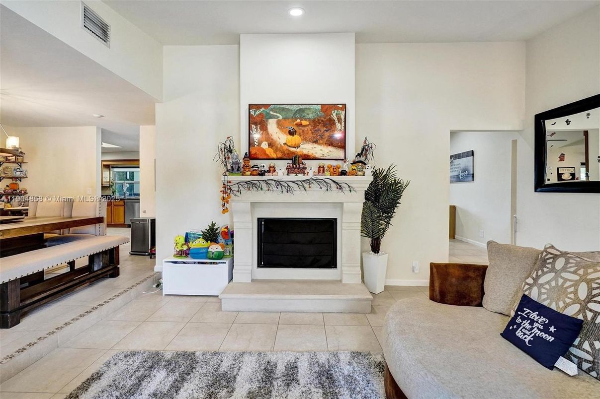 Fireplace, Interior, Recessed Lighting