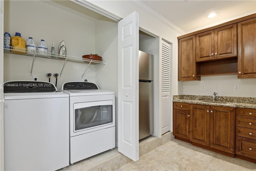 Interior, Recessed Lighting, Utility Closets, Washer