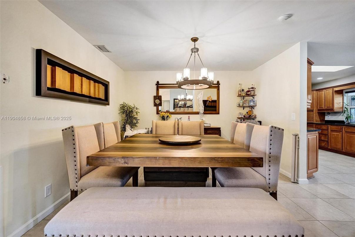 Dining room, Interior, Pendant Lights, Recessed Lighting