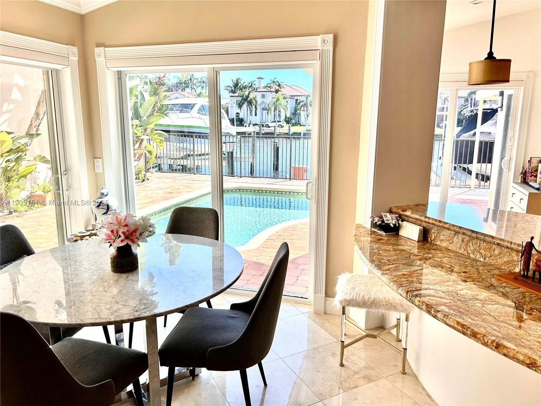 Dining room, Interior, Pendant Lights