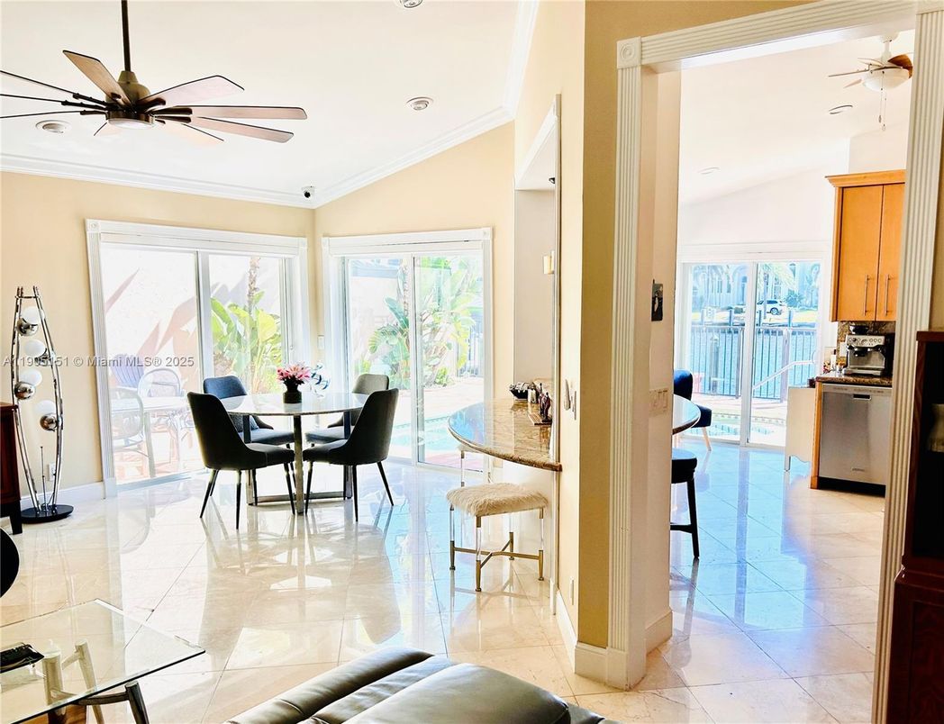 Dining room, Interior, Recessed Lighting