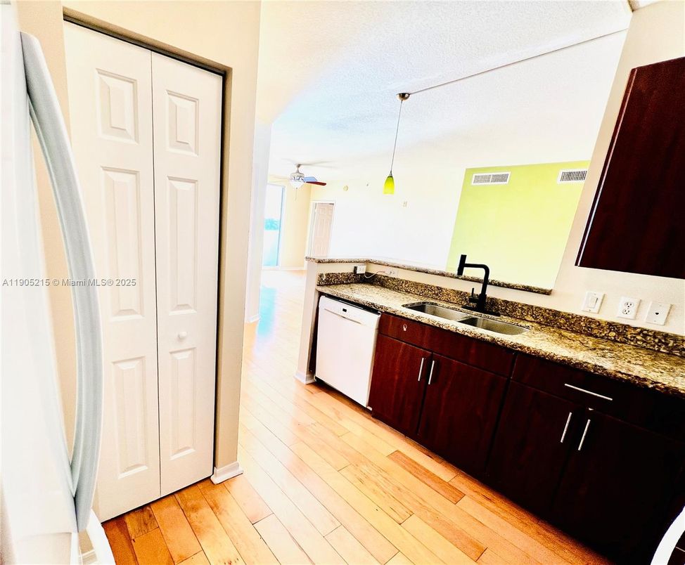 Interior, Kitchen, Pendant Lights, Wood Texture Flooring